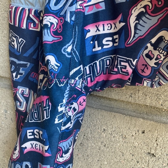 Sz 6 Kids Hurley Boardies “Grafitti” - Picture 8 of 11